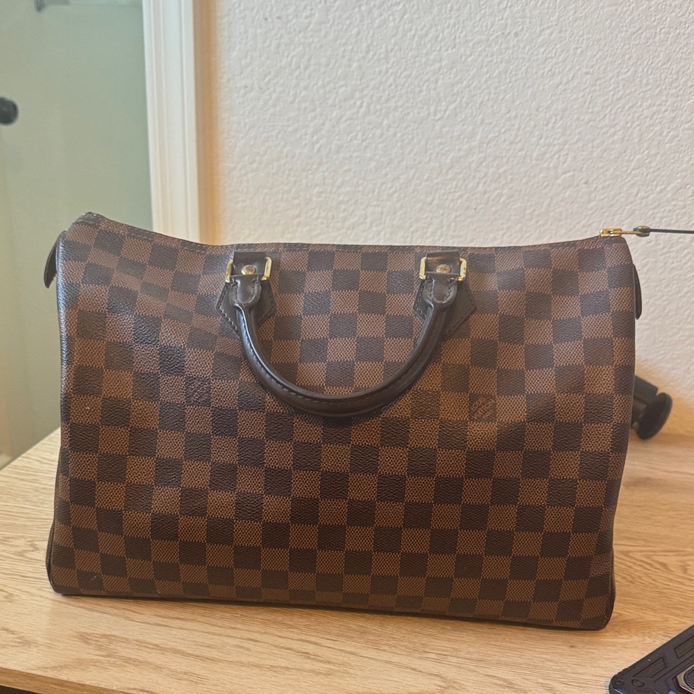 Louis Vuitton Damier Ebene size 35